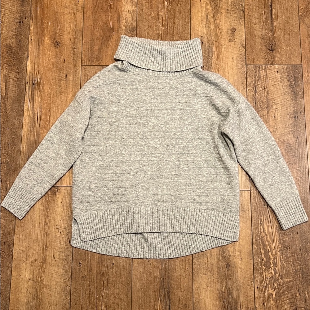 Old Navy Women’s Turtleneck Sweater, Small